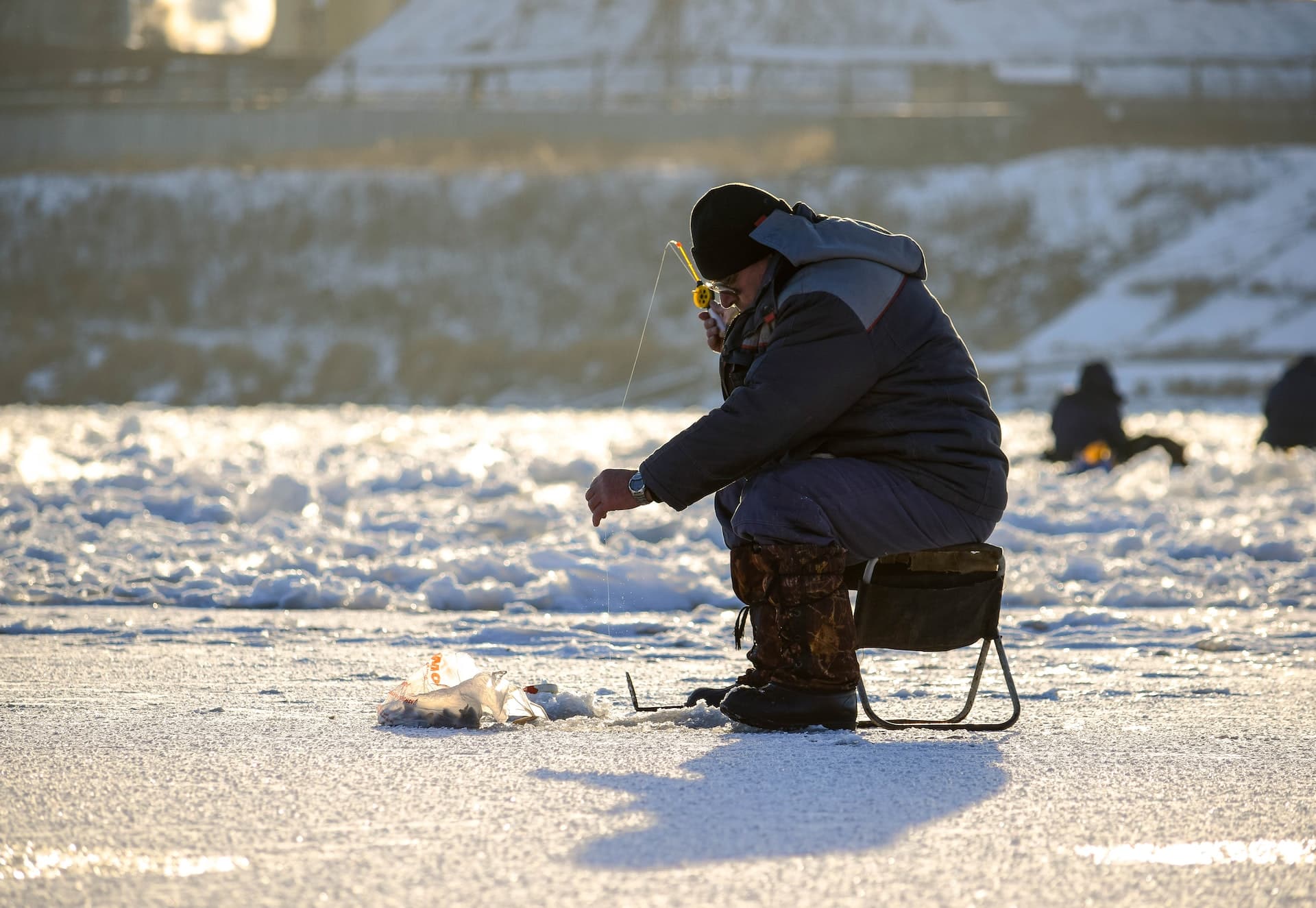 how to stay warm while ice fishing